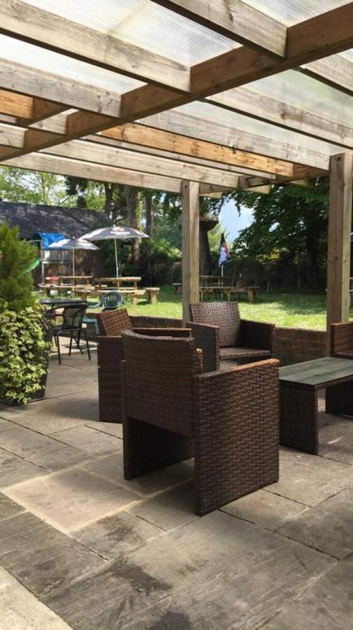 The Bull Hotel Downton (Wiltshire) Exterior foto